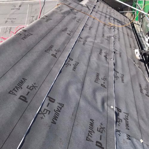 屋根カバー工法　横断ルーフ　手順　防水シートの設置